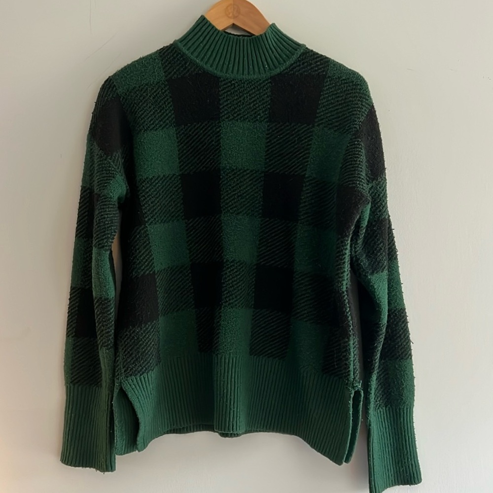 Green and black plaid sweater. Large. Turtle neck